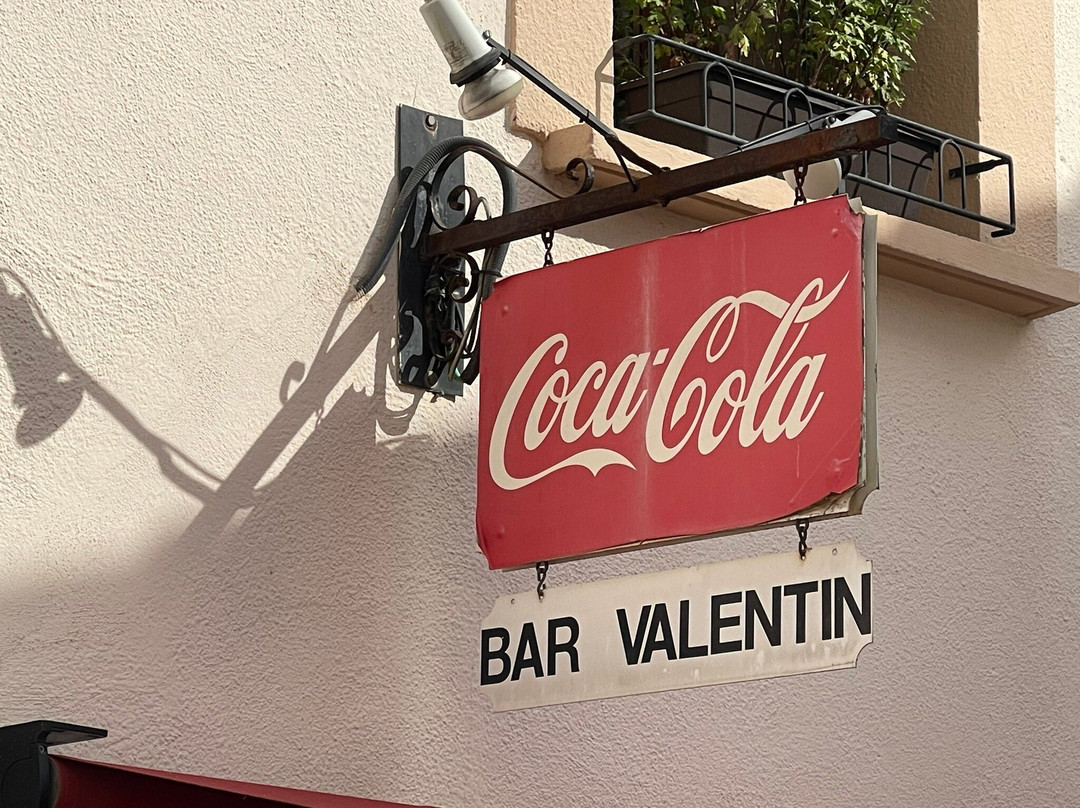 Bar Valentín.