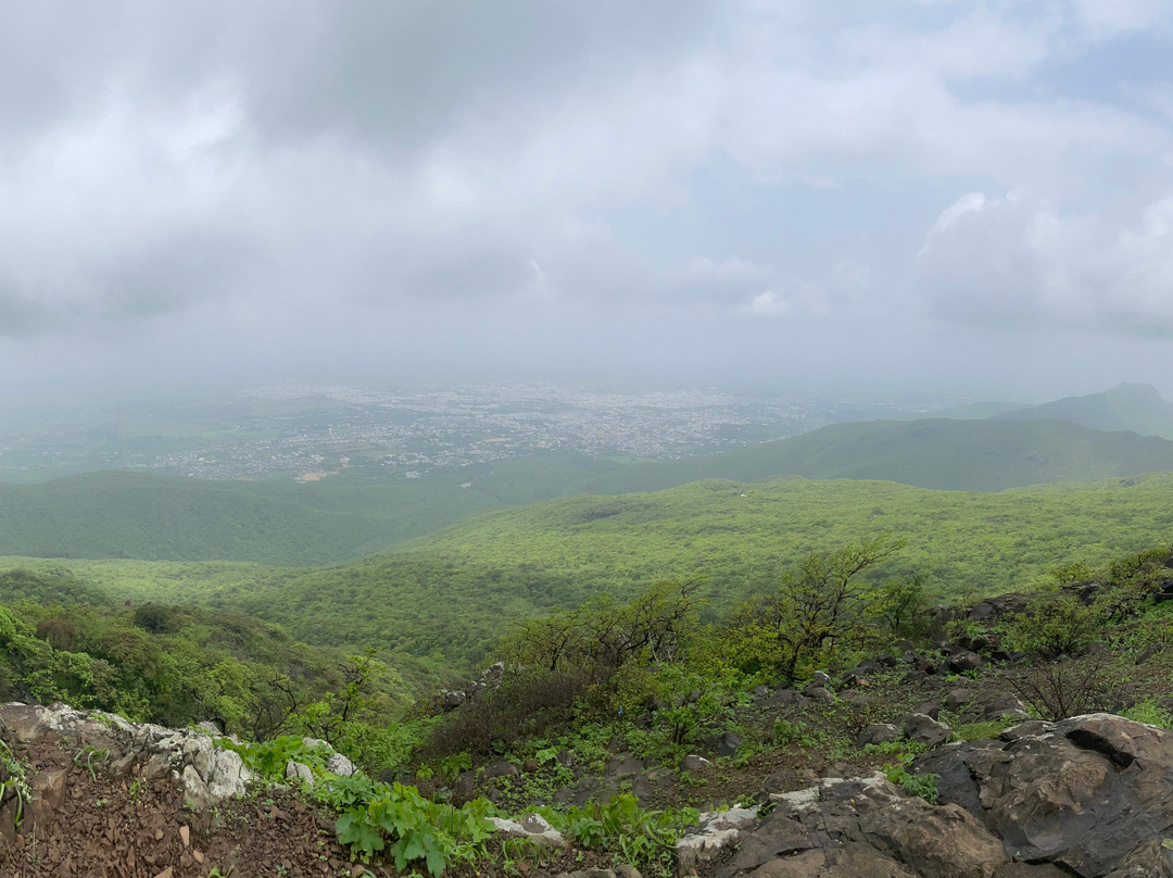 Dataar Hills-居那加德必去景点