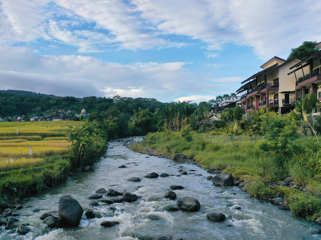 Bess Resort And Waterpark Lawang主图