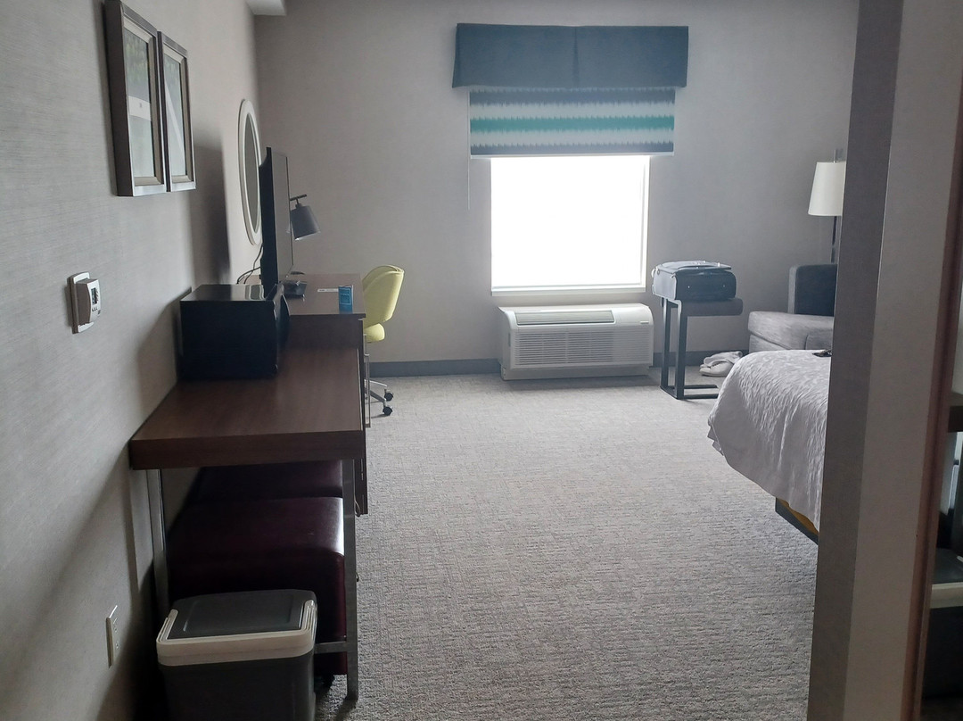 Hampton Inn & Suites By Hilton Belleville主图