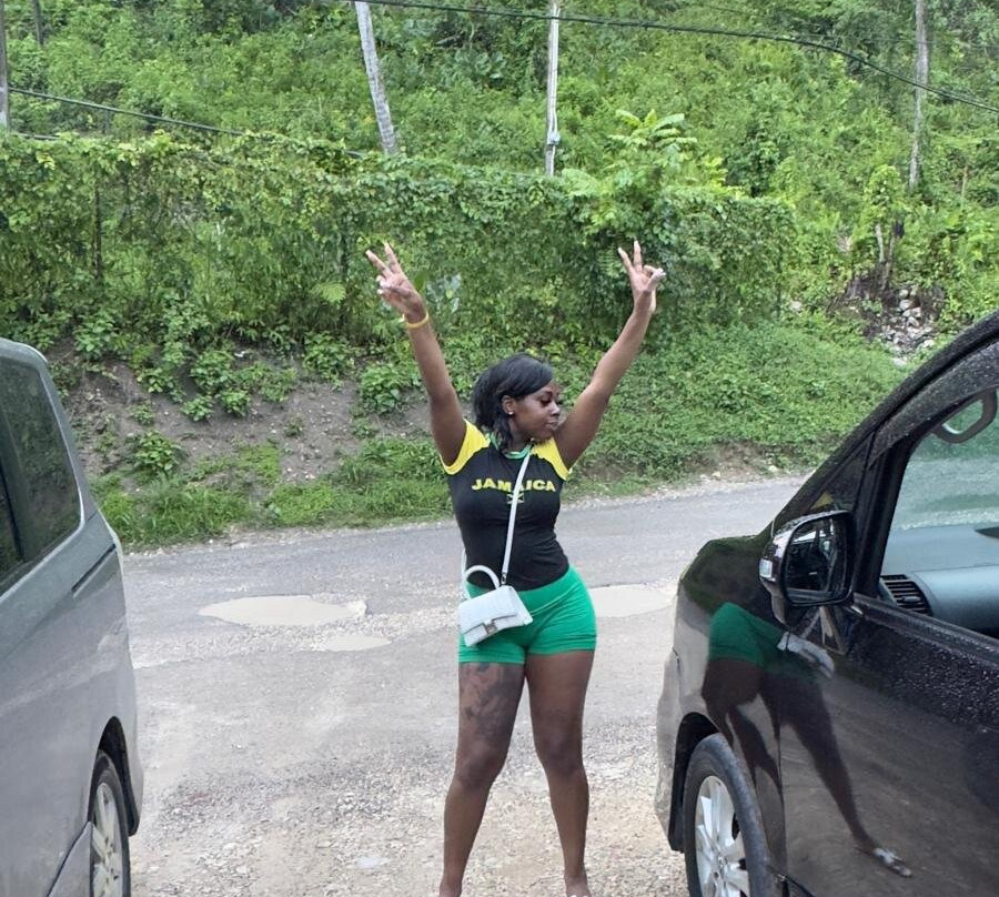 Thriller Paradise Tours-蒙特戈贝必去景点