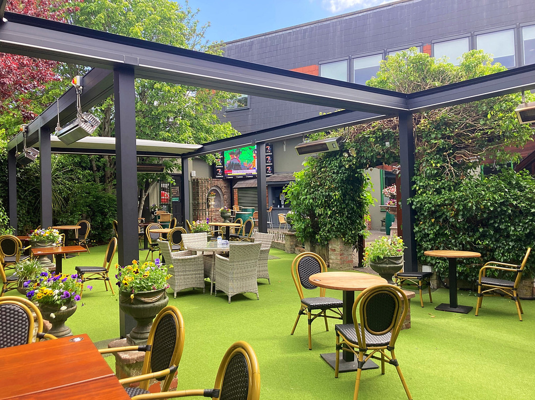 Hibernian Hotel & Leisure Centre主图