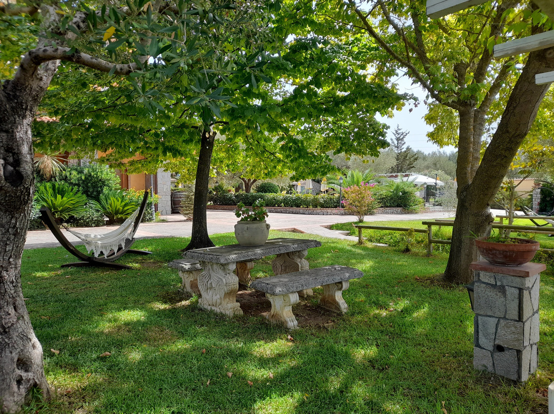 Residence and B&B Villamirella主图