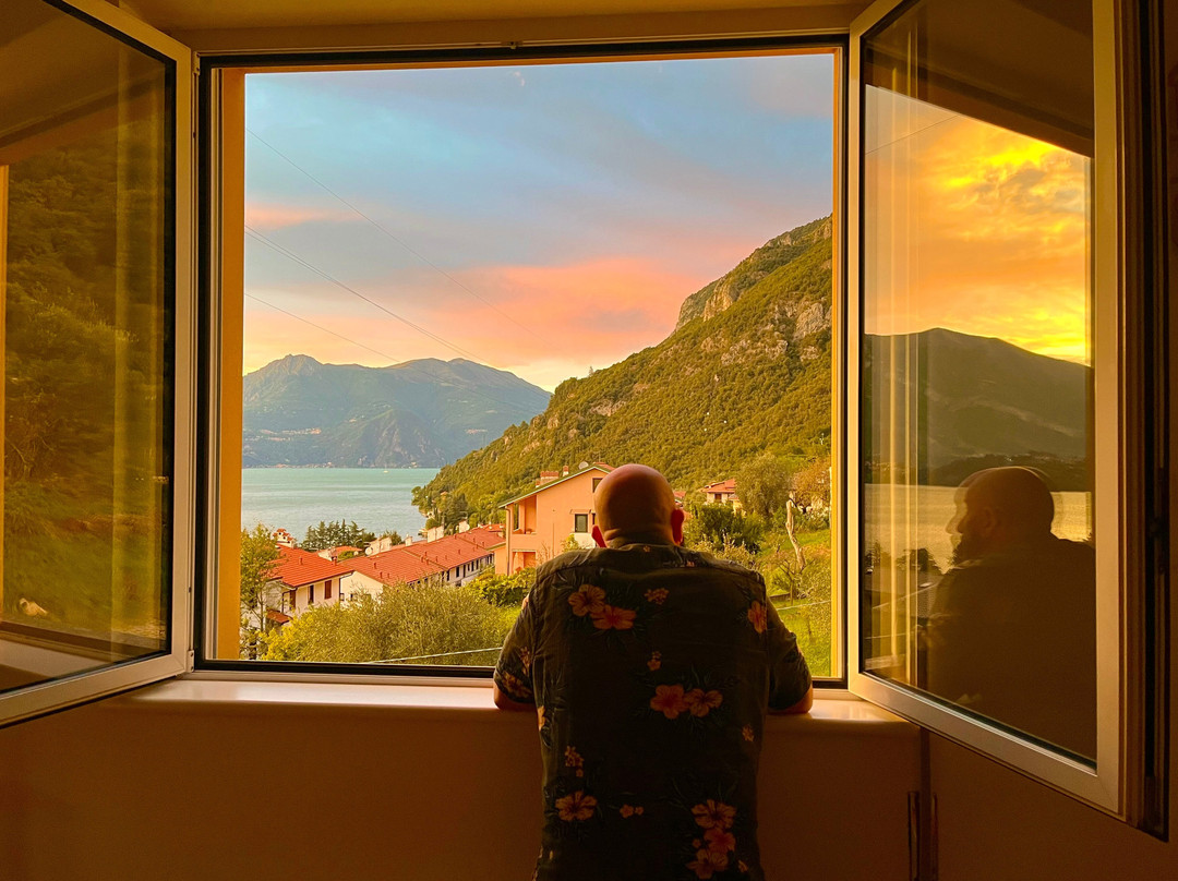Balcony Lake View Apartment