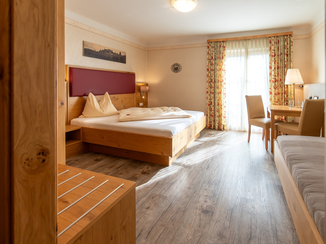 赫尔姆霍夫弗鲁斯图克斯旅馆主图