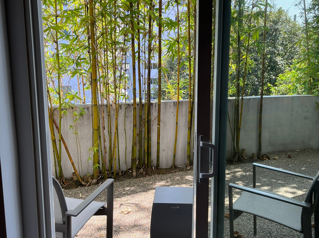 日落侯爵酒店主图