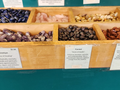 Crystalis Treasures-赫恩登必去景点