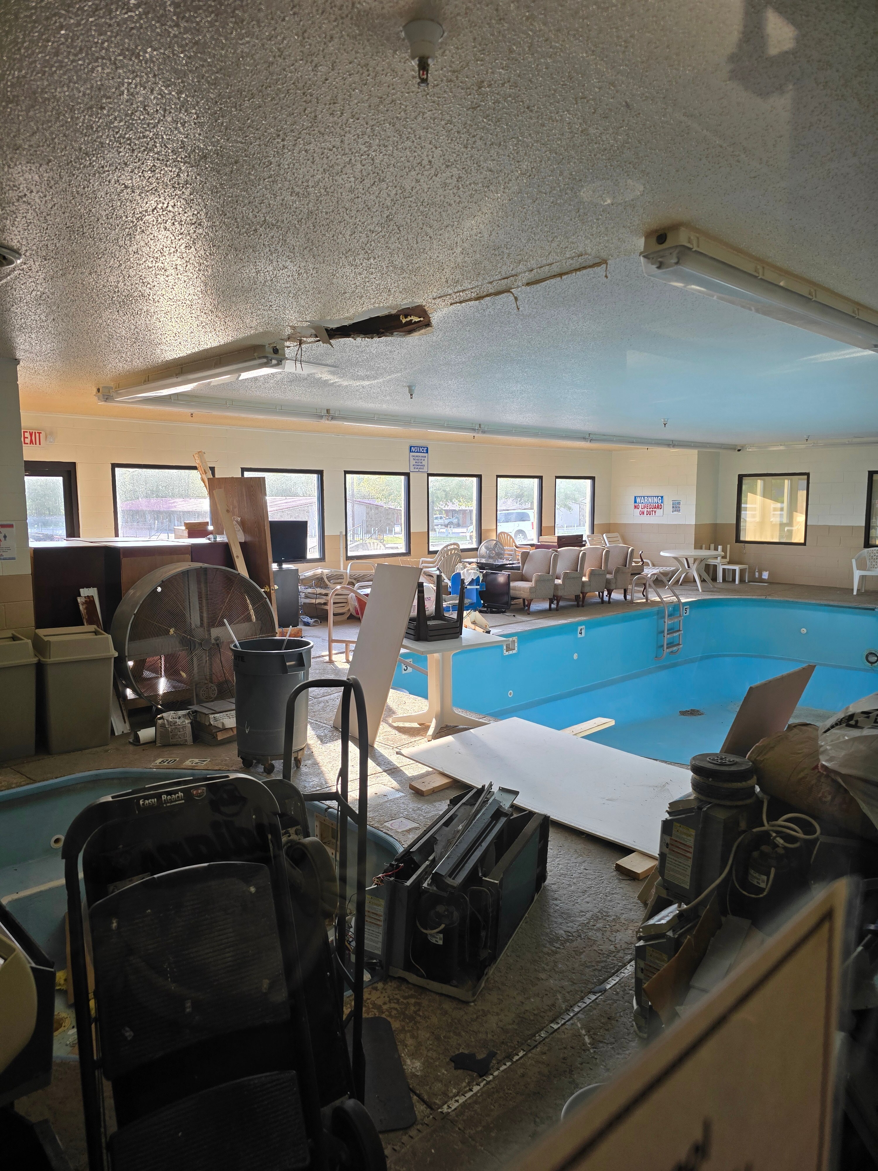 Comfort Inn Cambridge I-70-泳池