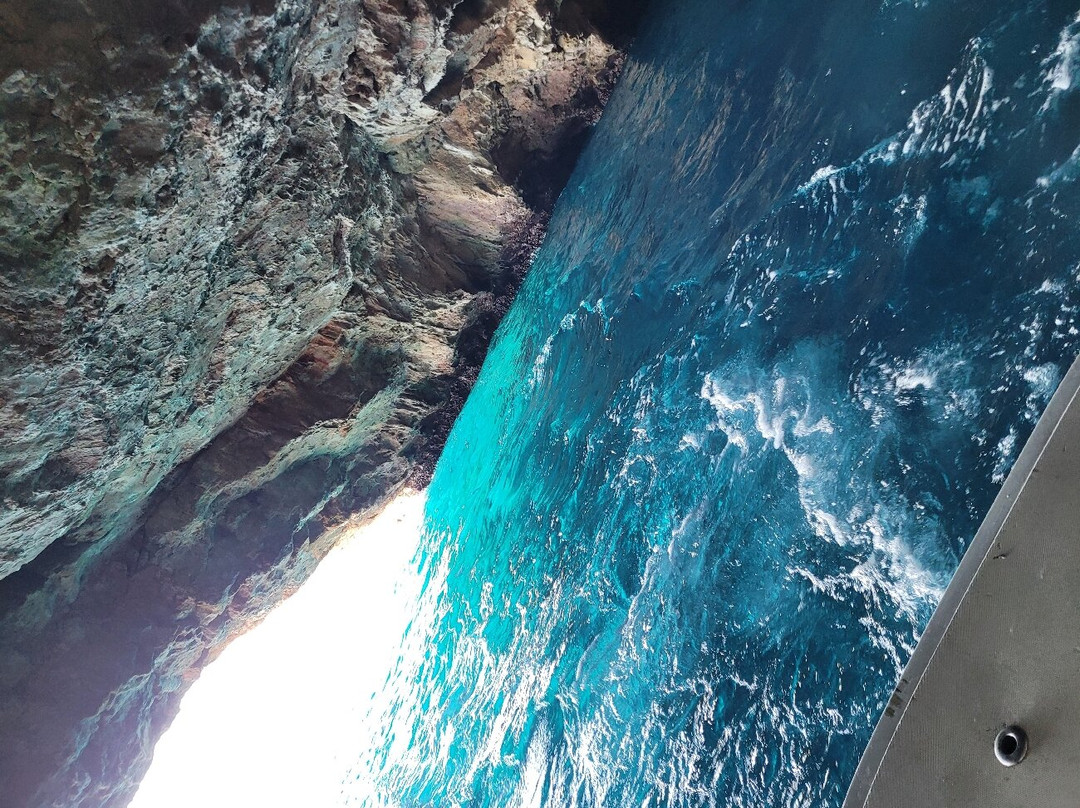 Blue Cave-Lustica必去景点