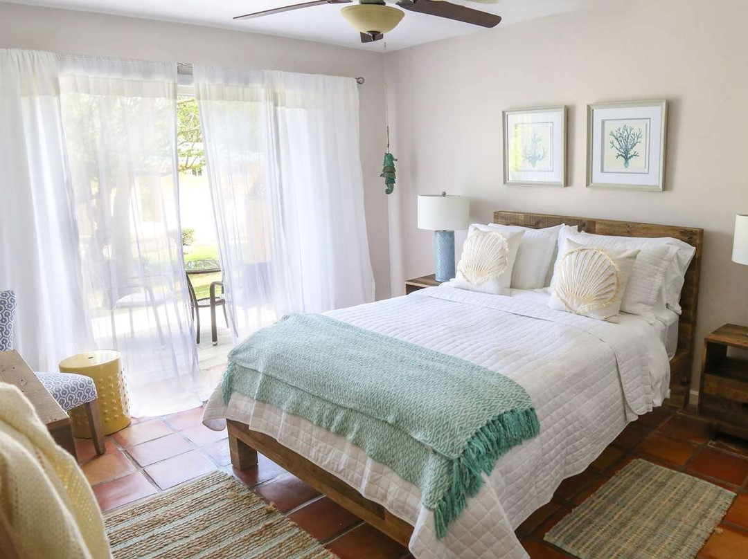 San Antonio酒店住宿-Villa Montana Beach Resort