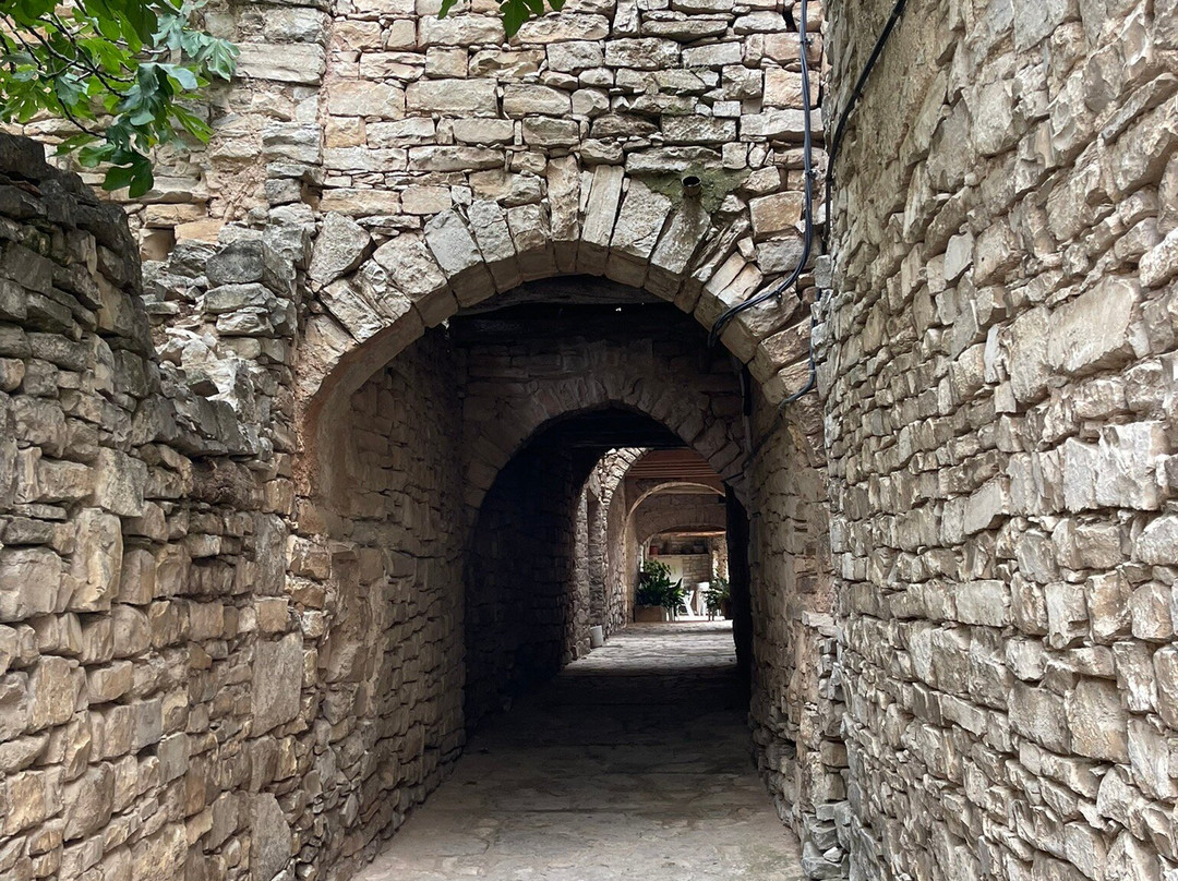 Montfalco Murallat-Les Oluges必去景点