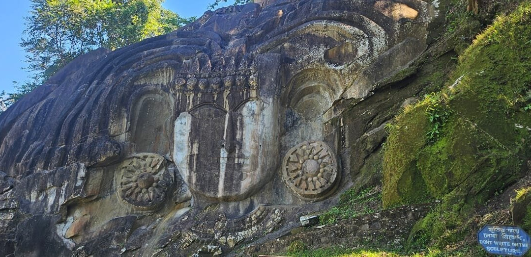 Unakoti Rock Carvings景点图片