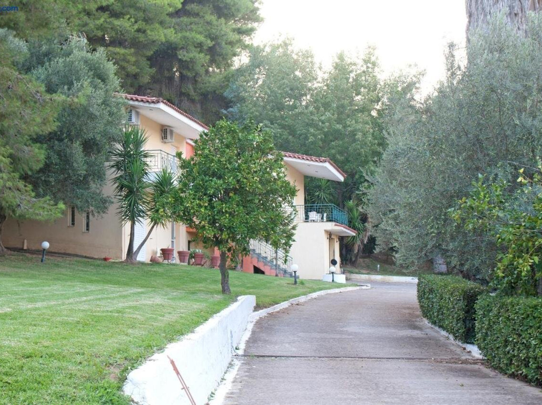 Oasis Olympia Apartments