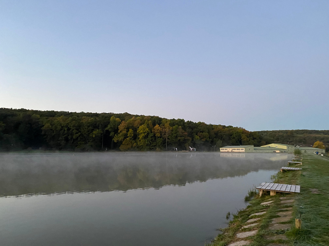 Herneacova Lake景点图片