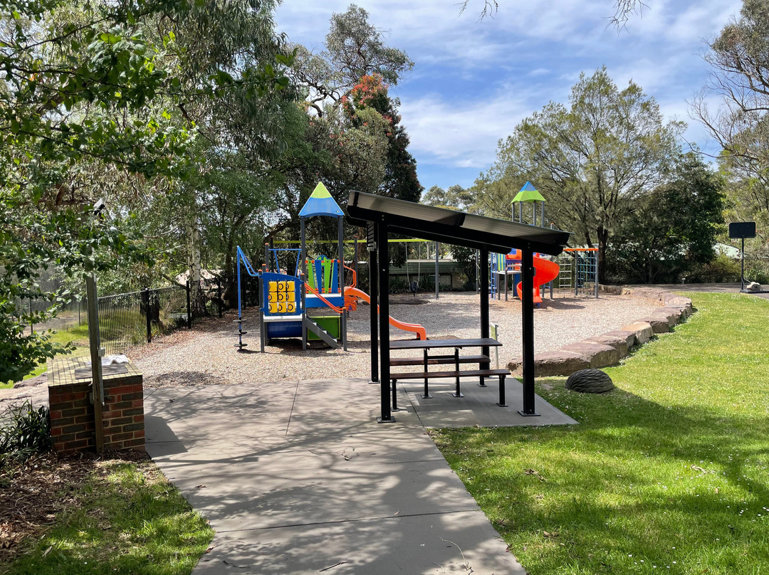 Keith Ewenson Park-Beaconsfield Upper必去景点