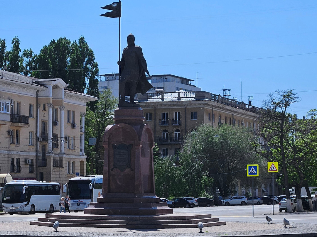 Aleksandr Nevsky Monument景点图片