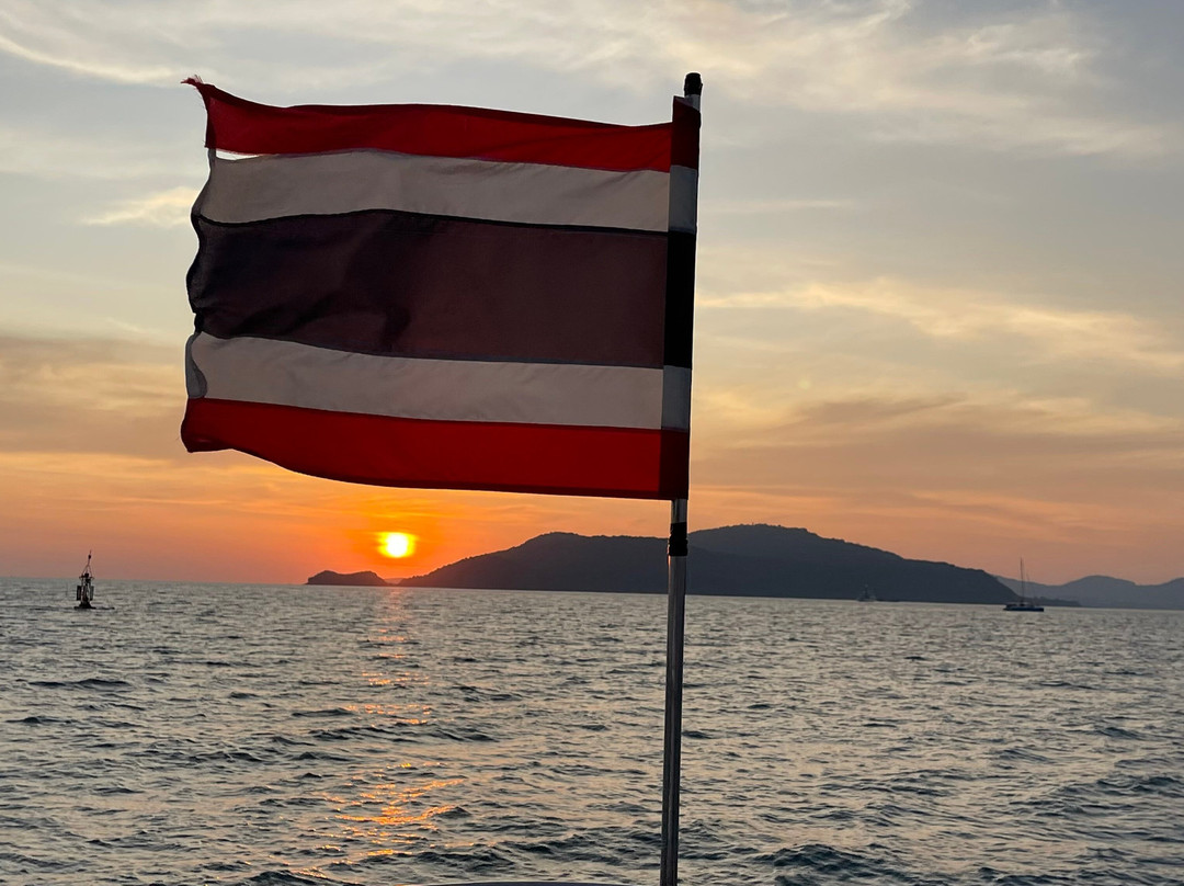 Sunrise Divers-卡伦必去景点