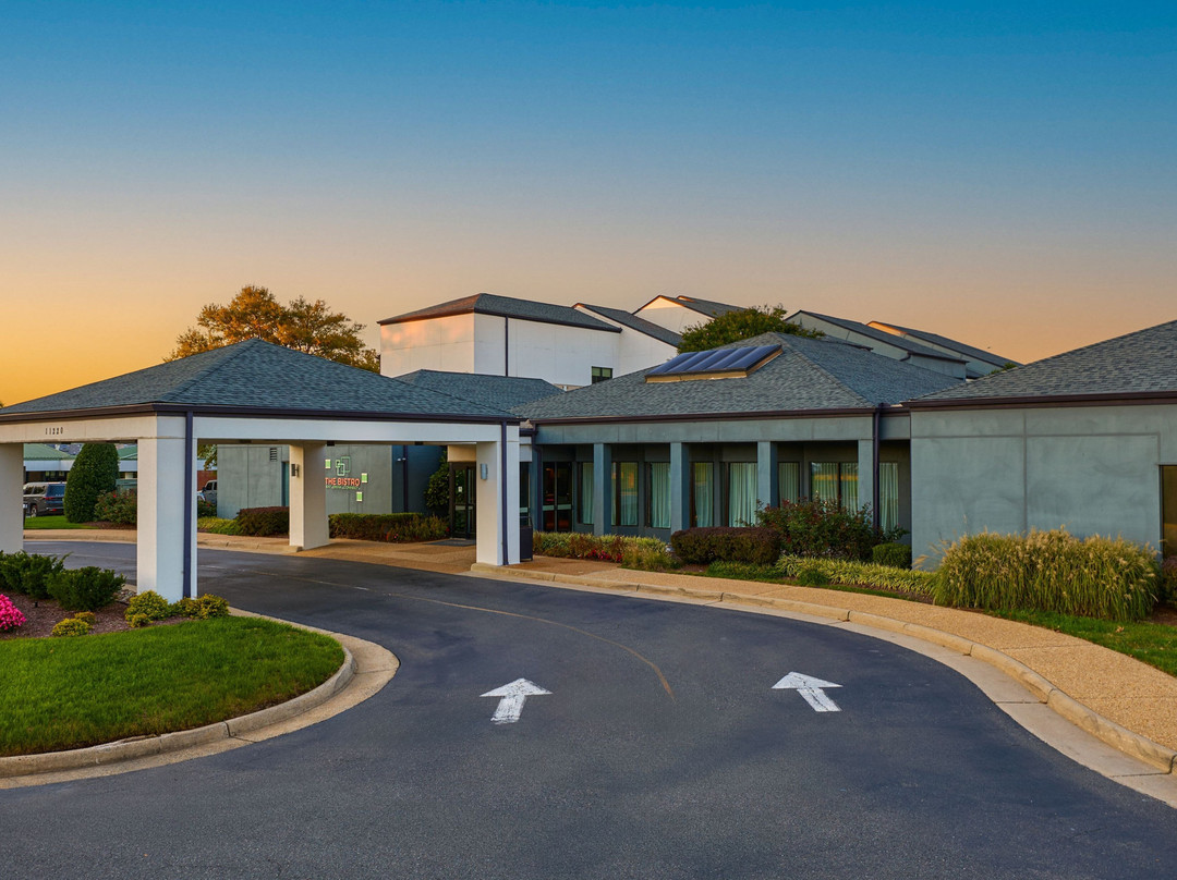 费尔奥克斯费尔法斯万怡酒店主图