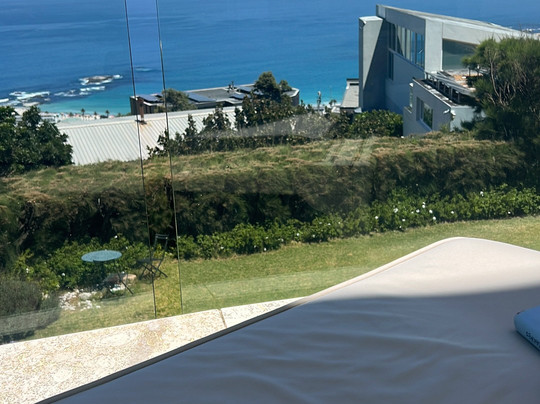 坎普斯湾大西洋套房酒店主图