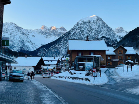 豪斯泽利公寓酒店主图