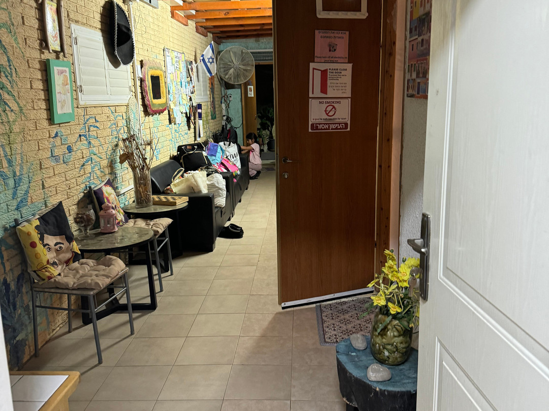 The Lowest Place On Earth主图