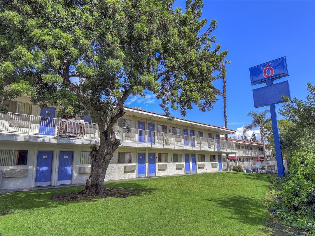Motel 6 Chino