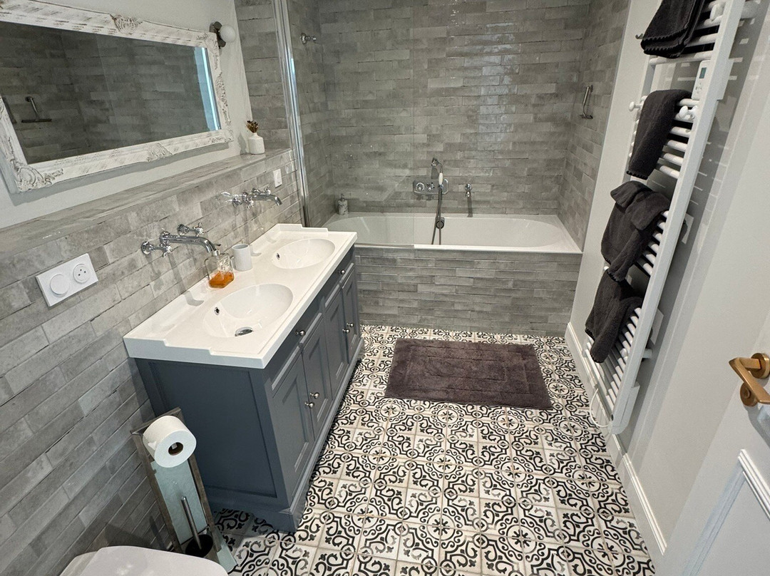 Chateau L'Eperon-Verac必去景点