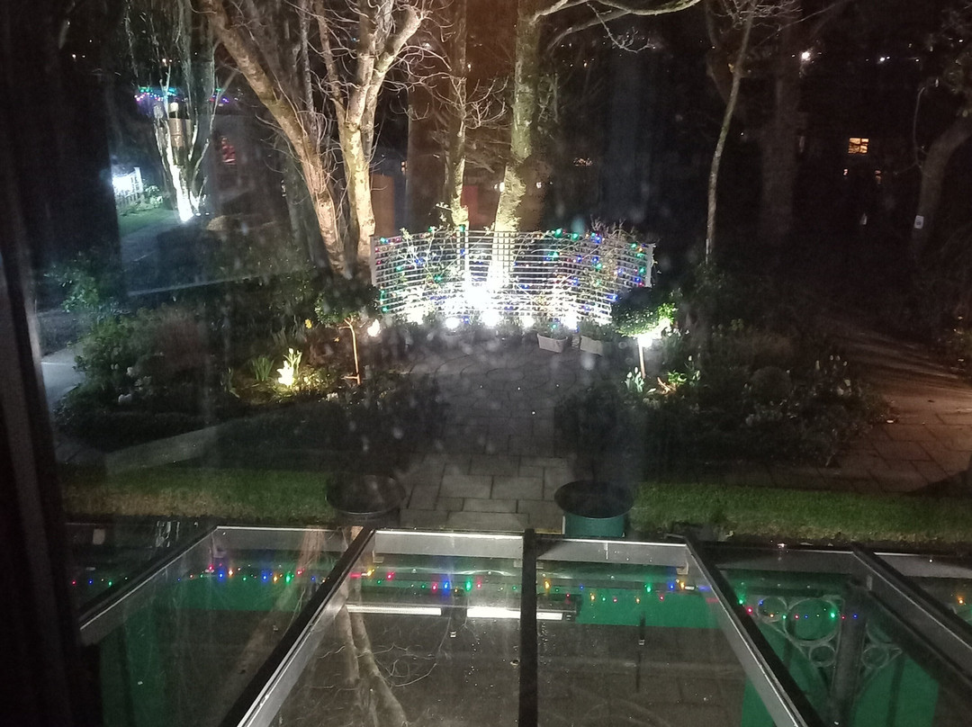 阿迪兰豪斯酒店主图