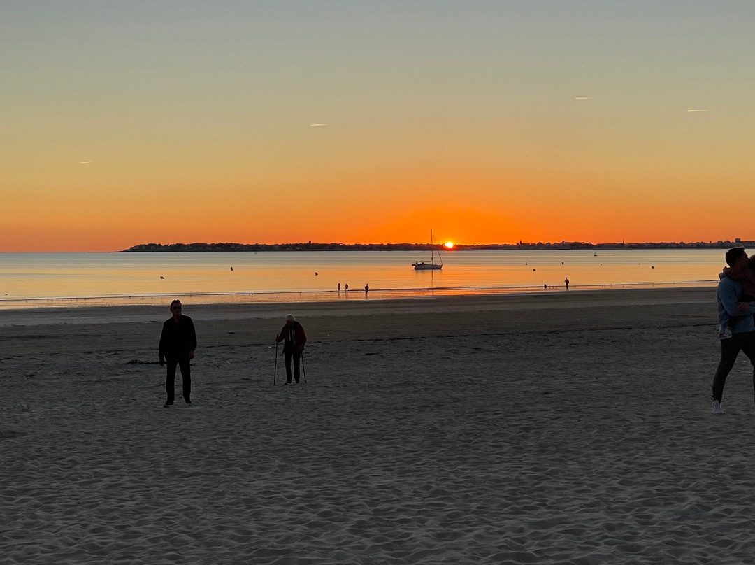 Plage Des Libraires景点图片