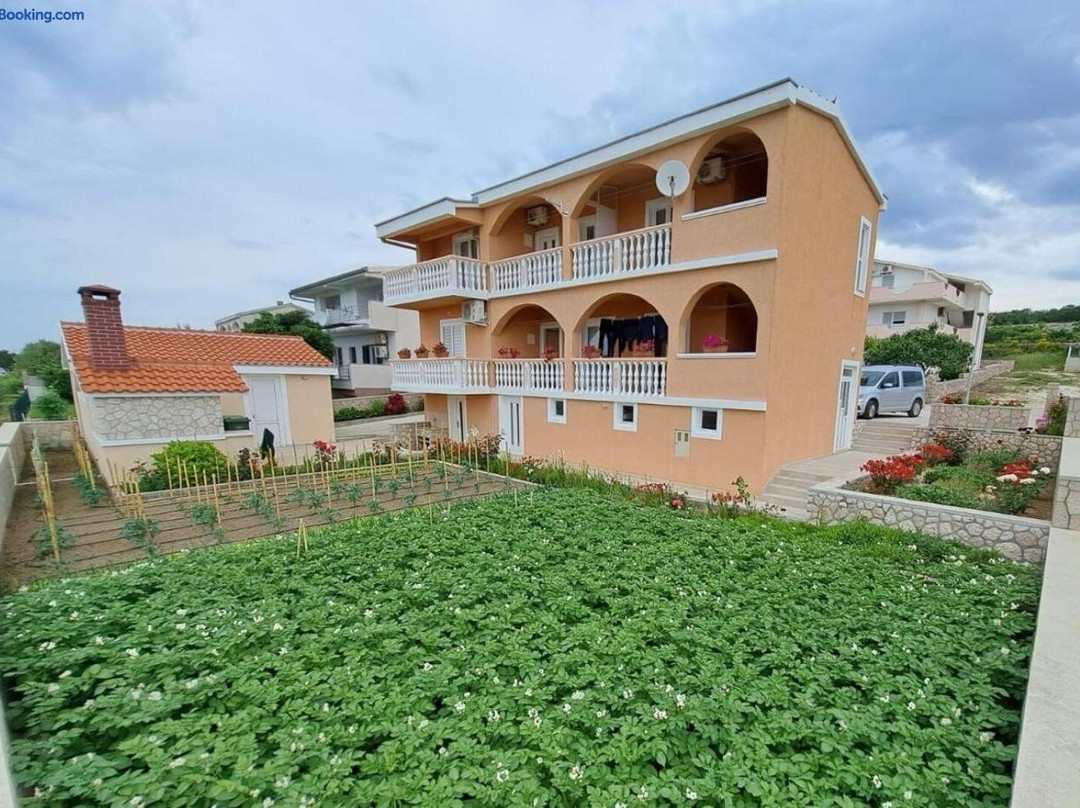 Apartments Adriatic - with Beautiful Garden