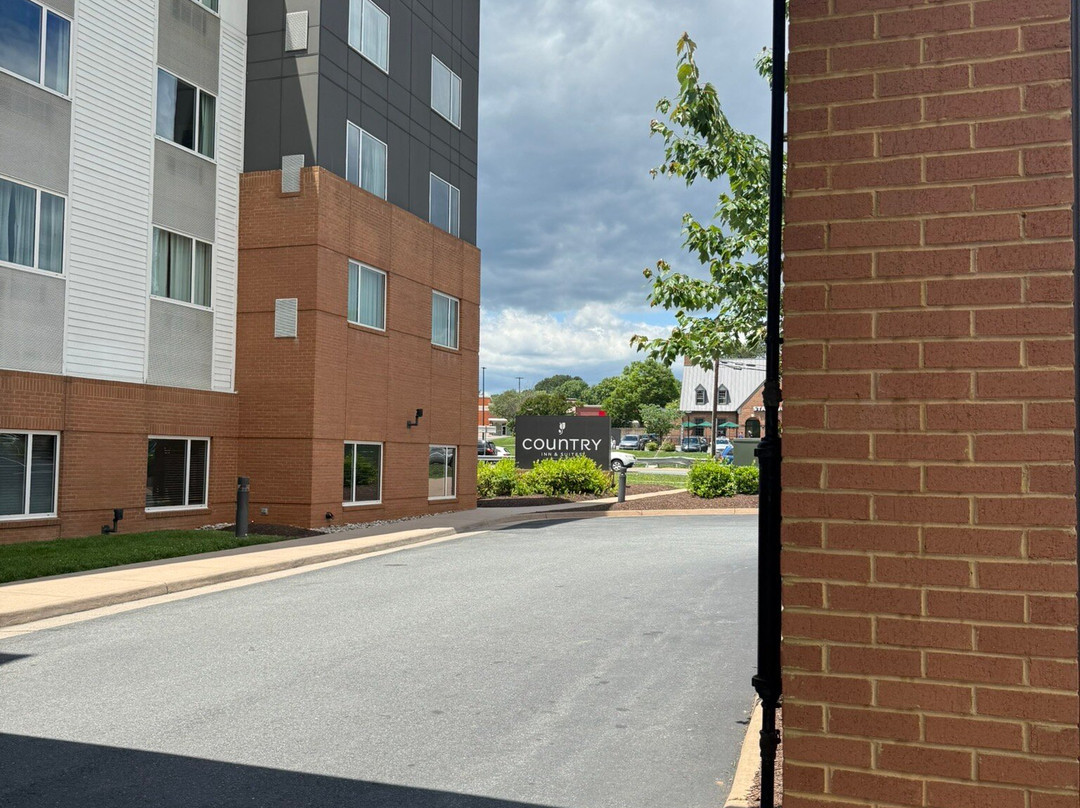 Country Inn & Suites by Radisson, Charlottesville-UVA, VA主图
