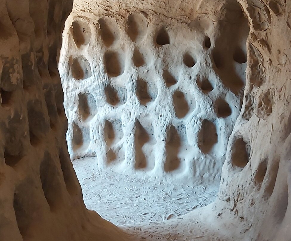 Cueva De Los Cien Pilares-Arnedo必去景点