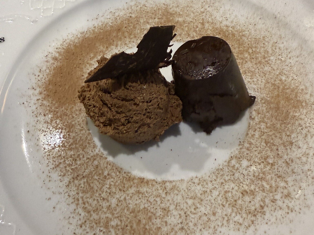 阿尔尼斯酒窖酒店主图