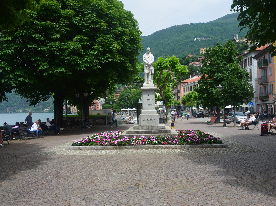 Monumento a Tommaso Grossi