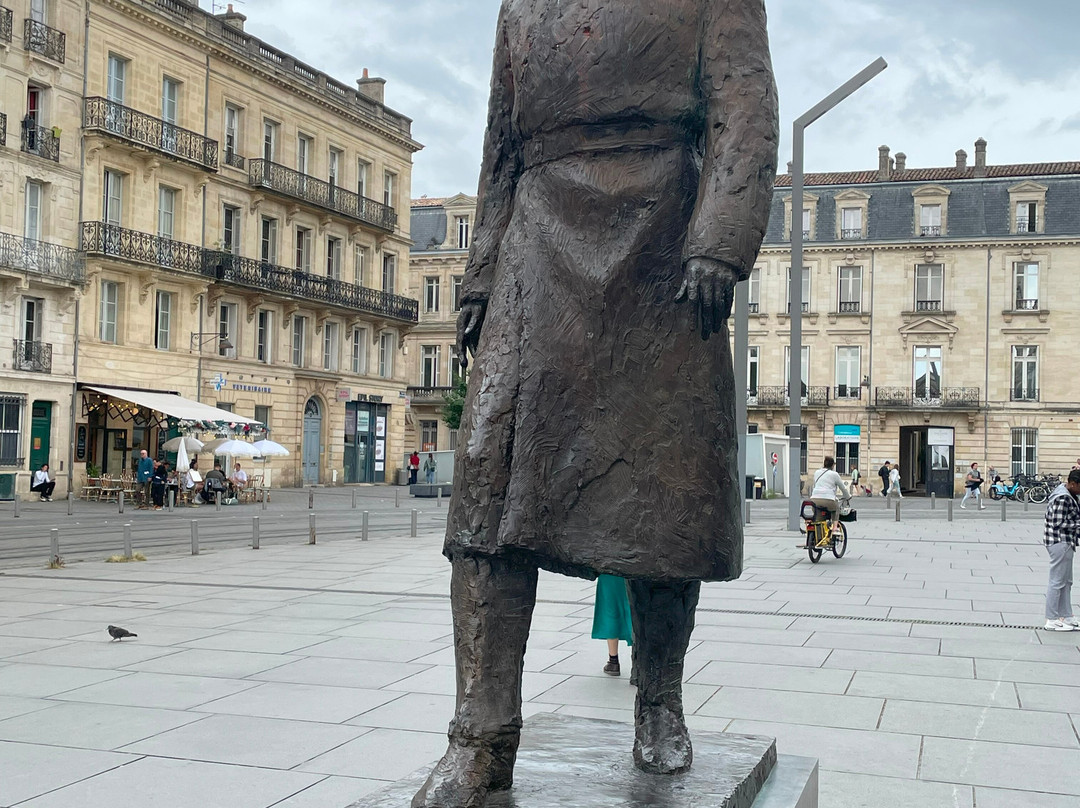 La statue de Jacques Chaban Delmas-波尔多必去景点