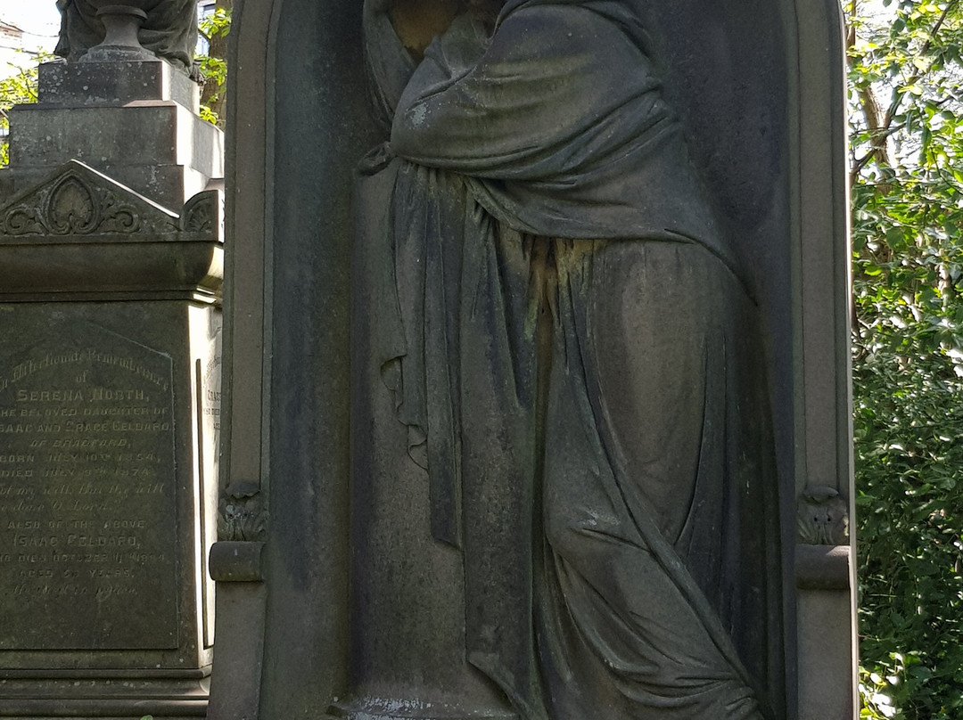 Undercliffe Cemetery-布拉德福必去景点