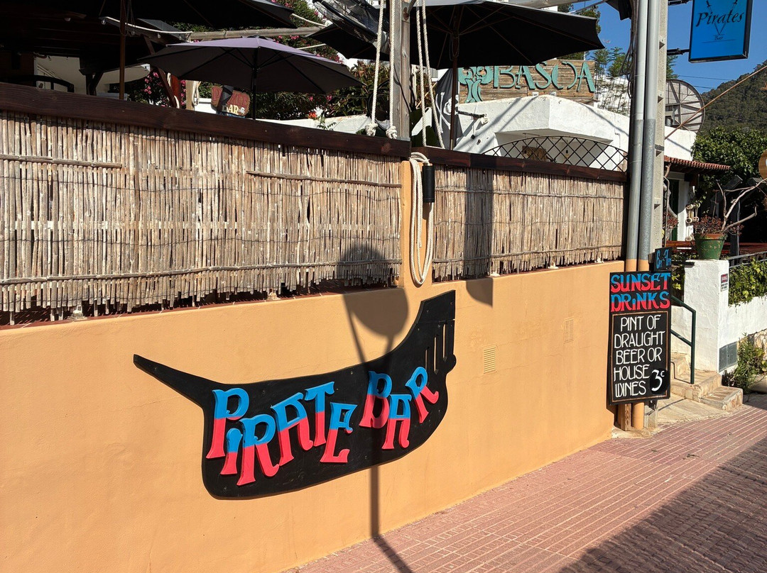 The Pirate Bar-Cala Llonga必去景点
