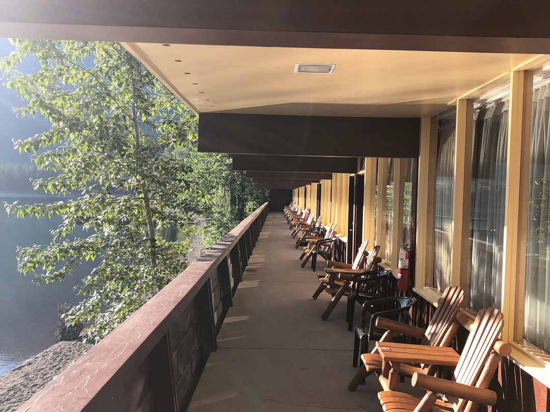 The Village Inn主图