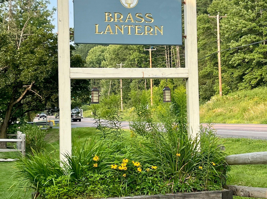 黄铜灯笼酒店主图