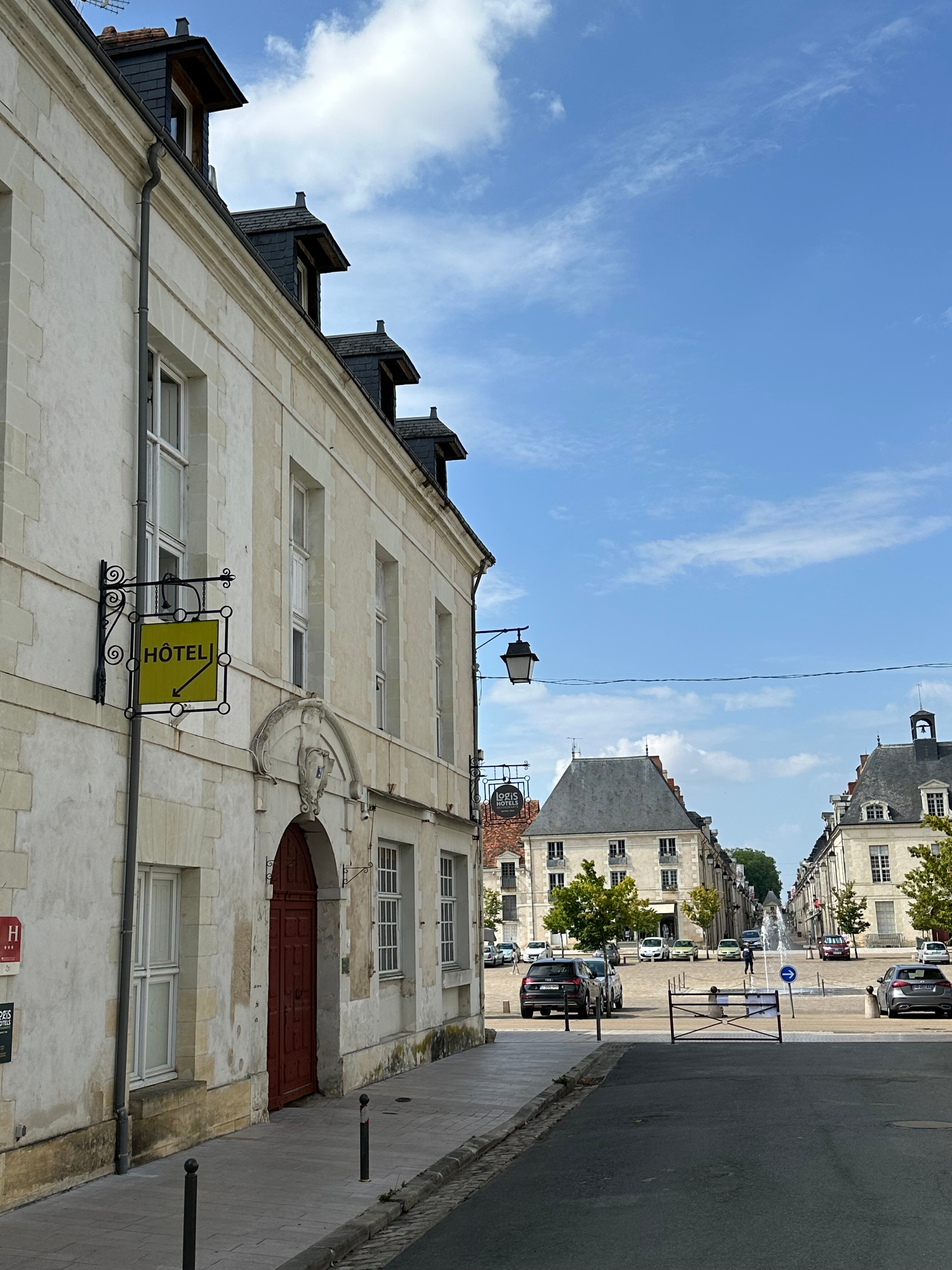 Logis Hôtel le Puits Doré-官方