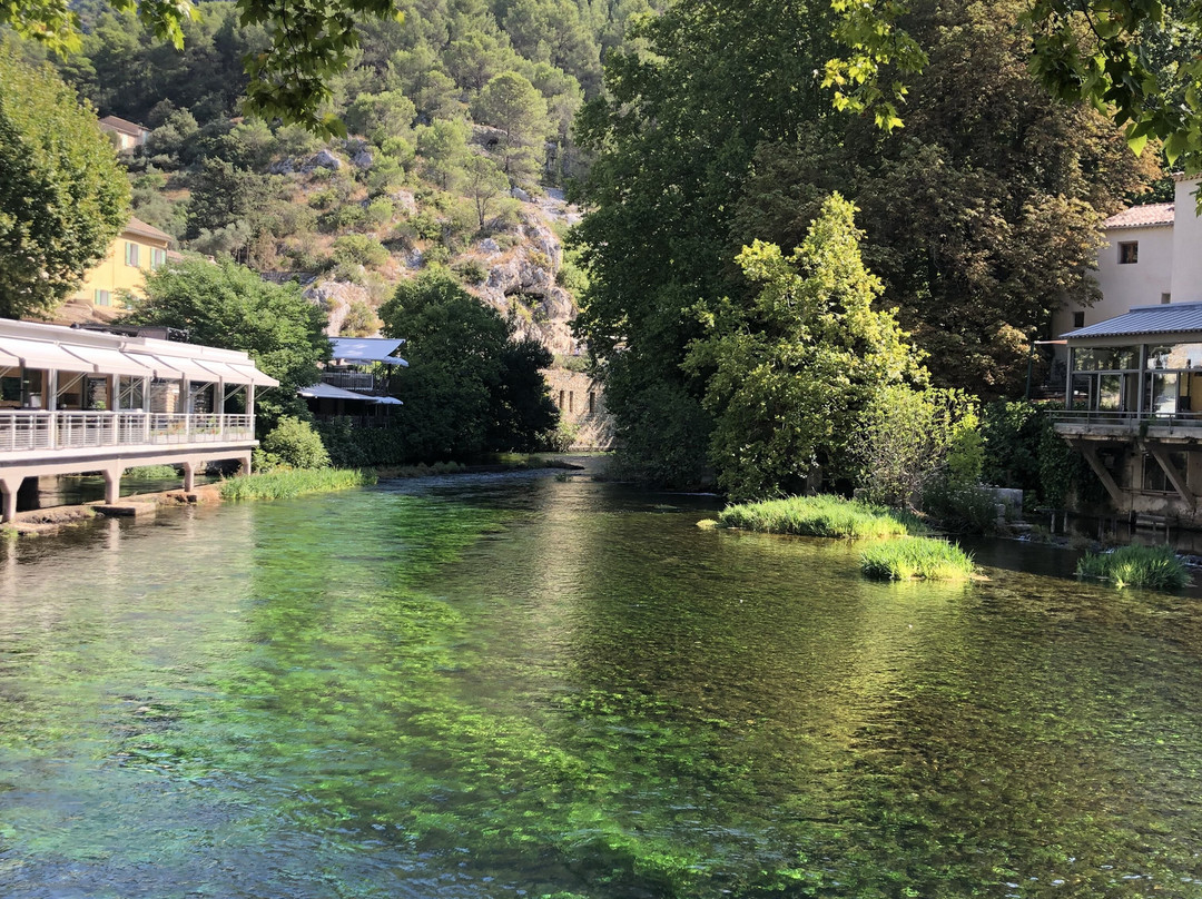 Provence Et Tourisme En E-bike-Saint Saturnin les Avignon必去景点