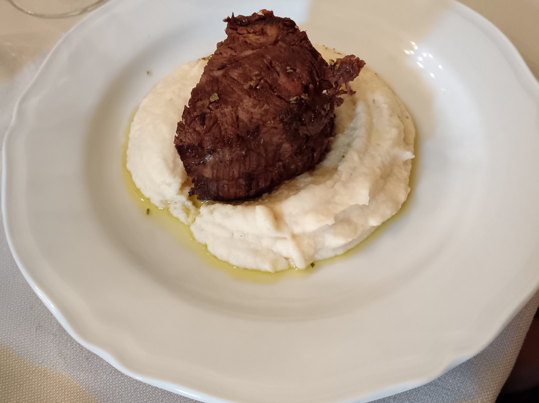 瓦雷纠奥克斯农庄酒店主图