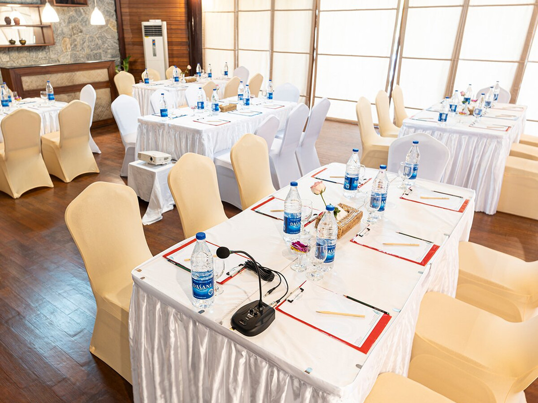 维桑海滩缅甸珍宝酒店主图