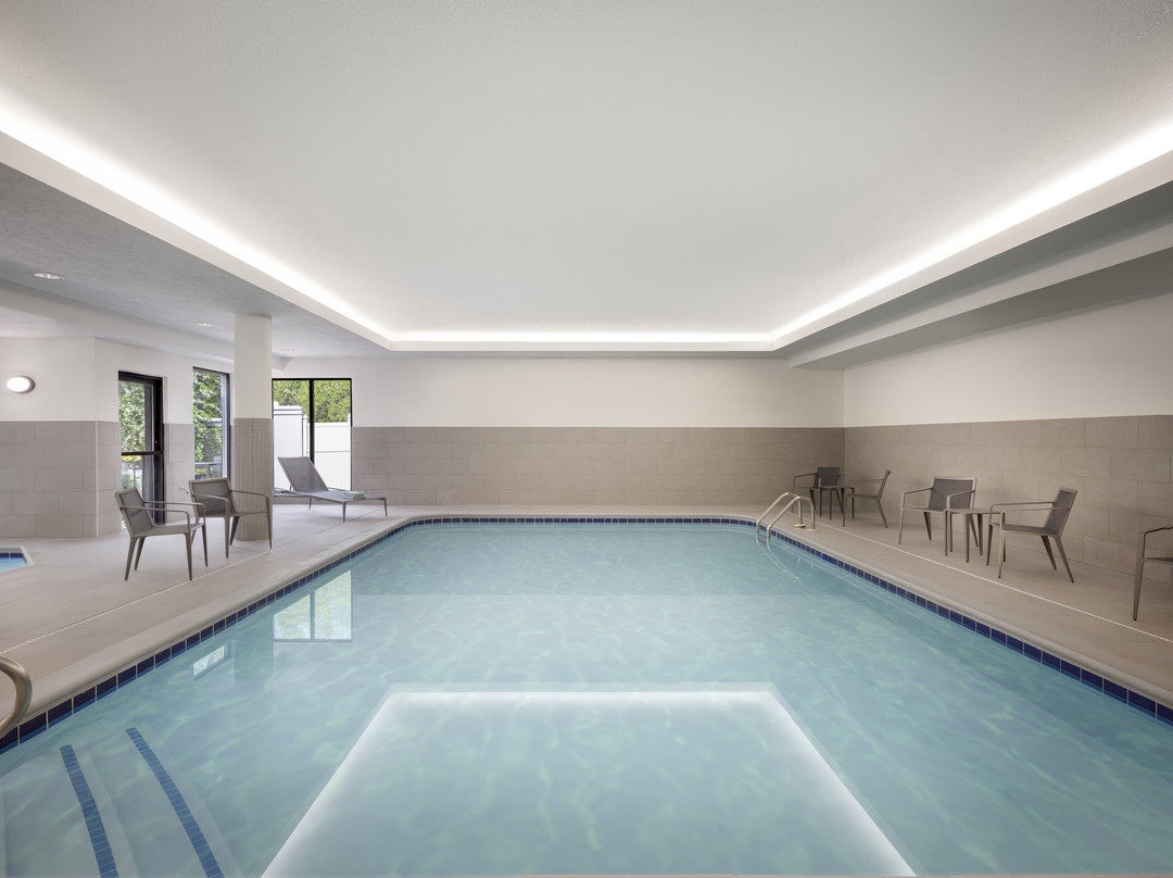 特拉弗斯城万怡酒店主图