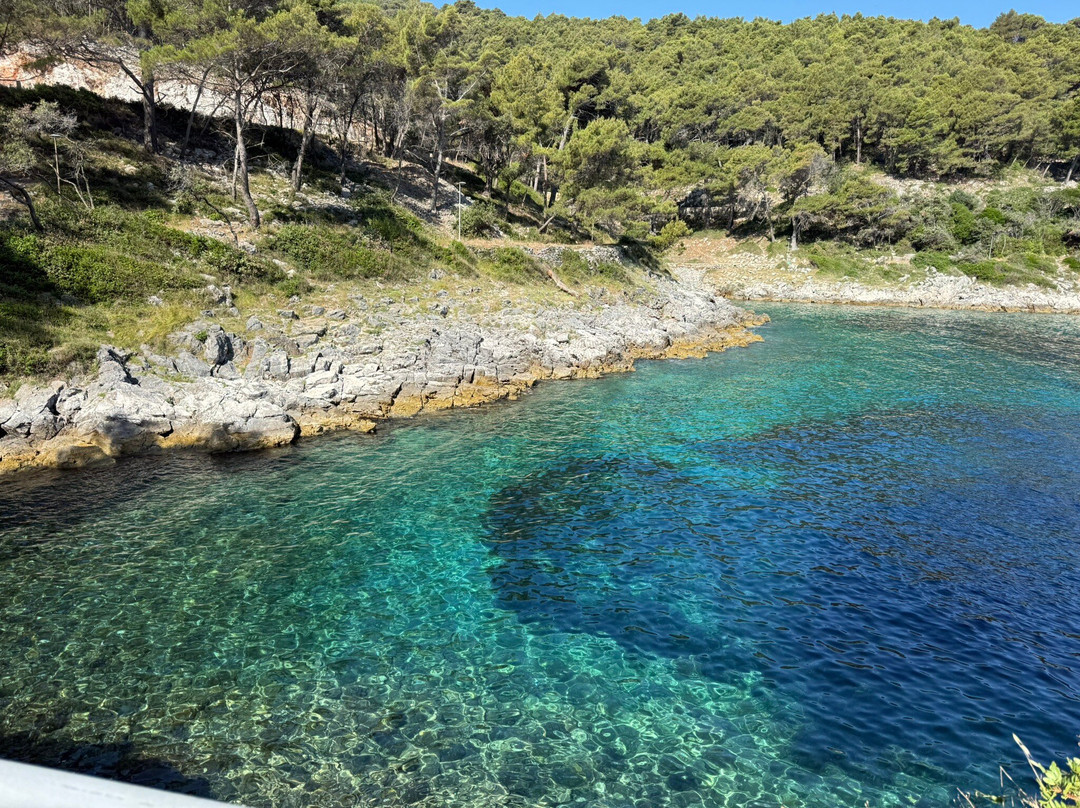 Valdarke Beach-马利露辛必去景点