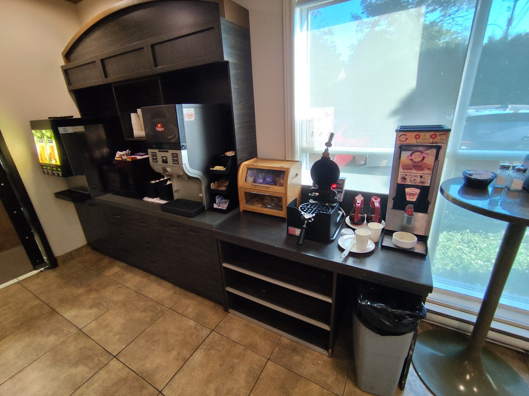 Days Inn By Wyndham Levis主图