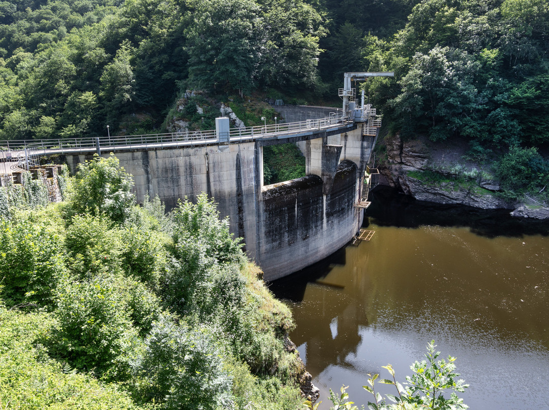 Barrage De La Luzège-Saint-Pantaleon-de-Lapleau必去景点