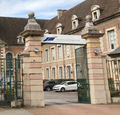 Hôpital Saint-Laurent-Seurre必去景点