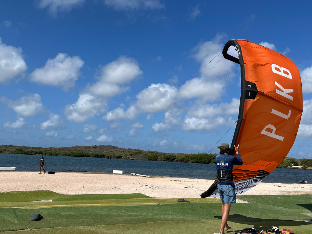 Awa Salu Island Style Kiteboarding-威廉斯塔德必去景点