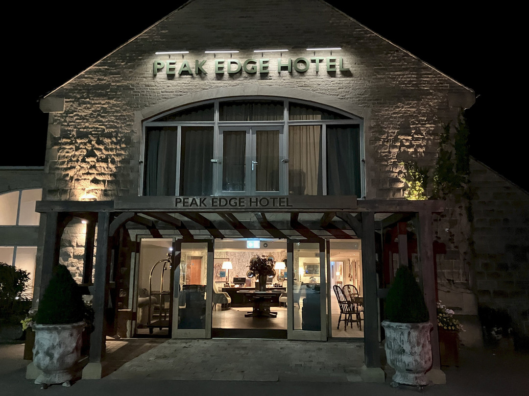 Peak Edge Hotel主图